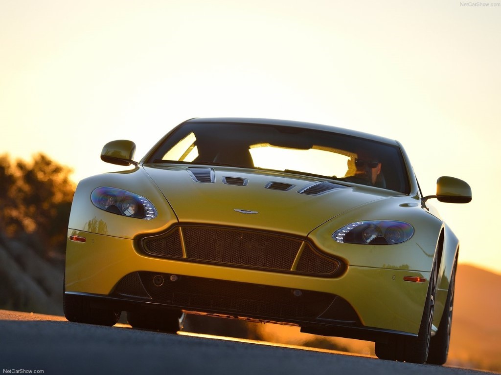 Aston Martin Vantage V12 5.9 S V12